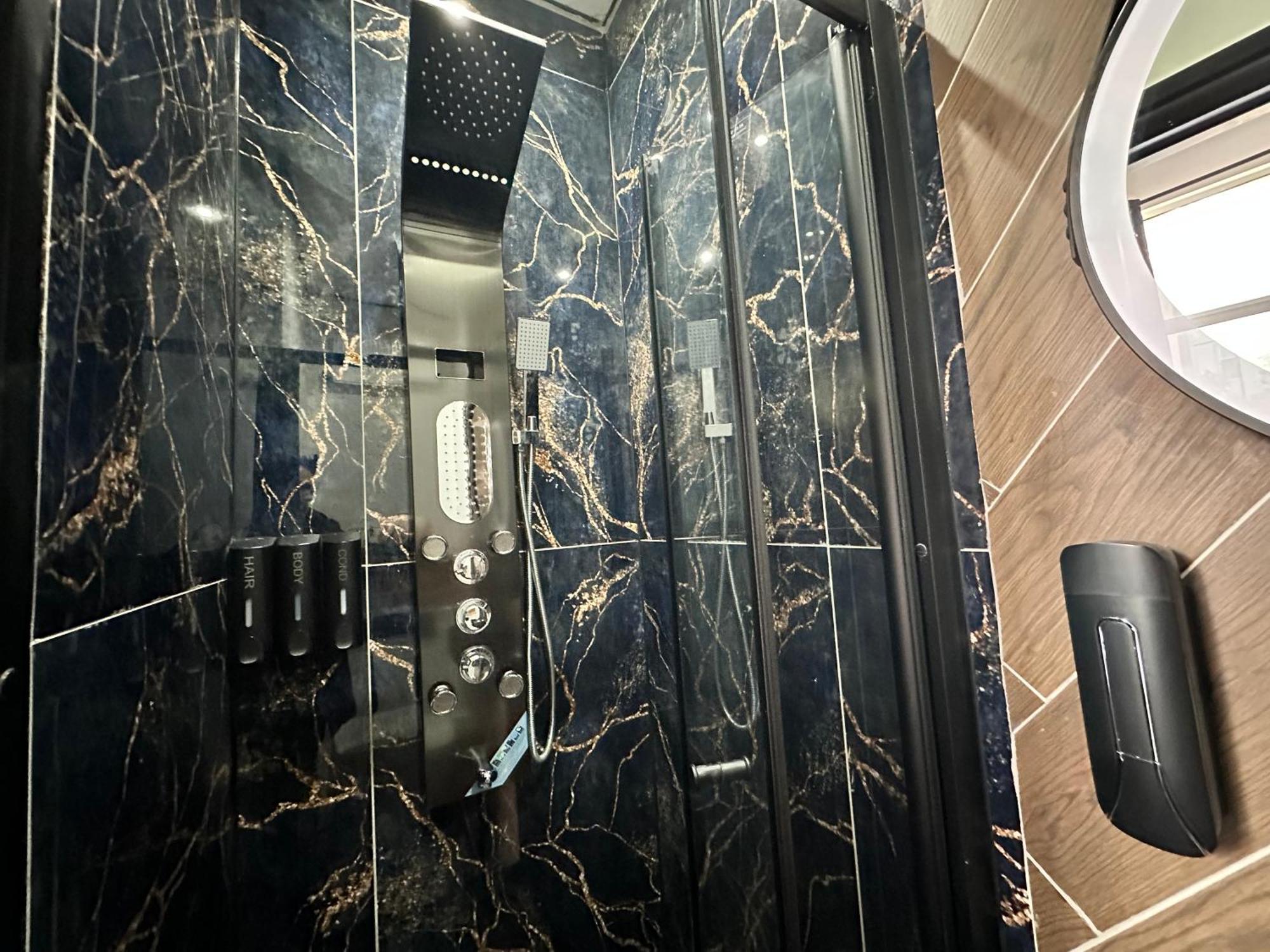 G Eighty Four Lejlighedshotel London Eksteriør billede