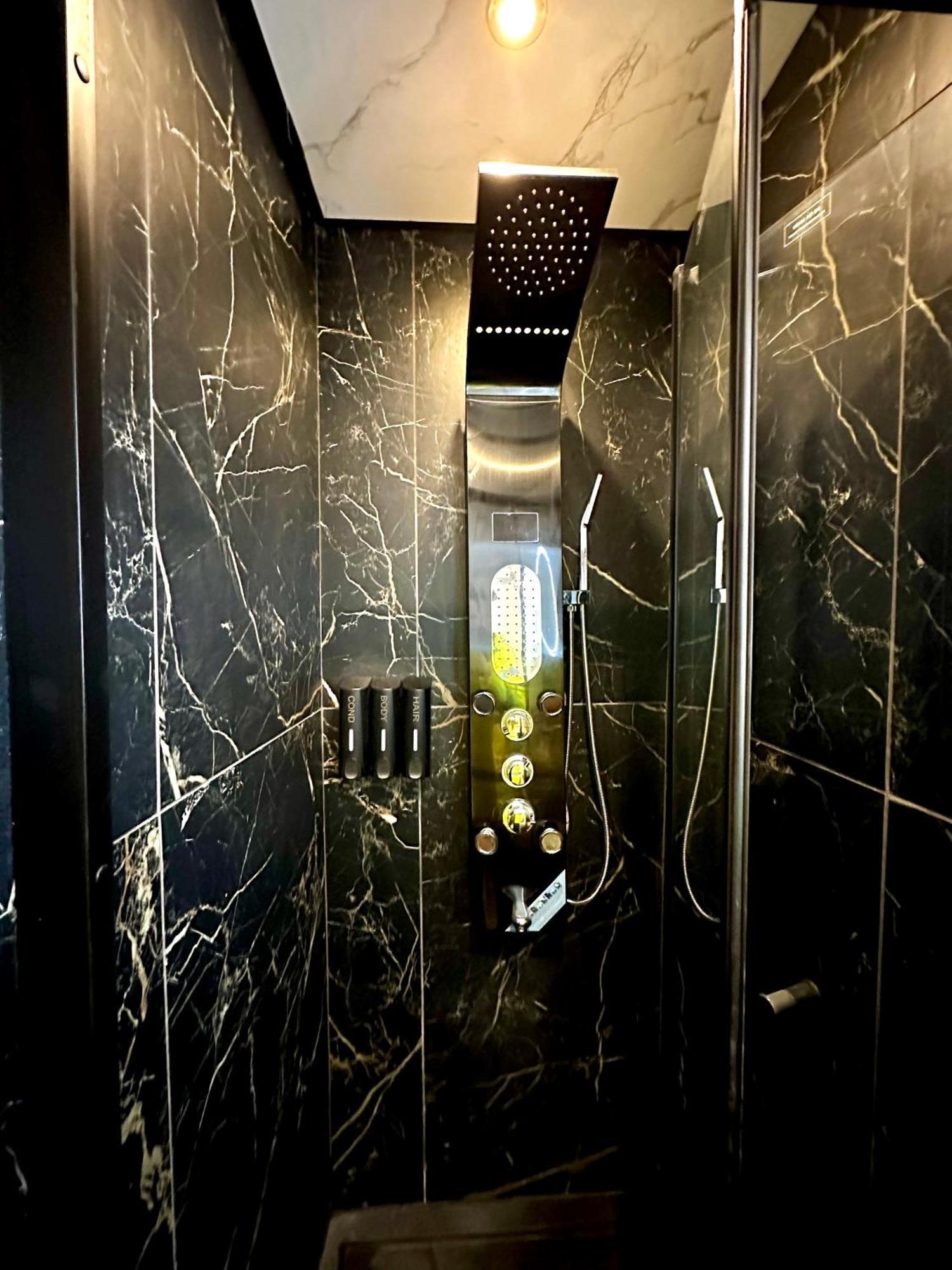 G Eighty Four Lejlighedshotel London Eksteriør billede